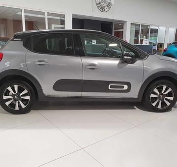 Citroen C3 S1.2i PureTech Shine S&S 83PK met PARKS A+CAM (2023)