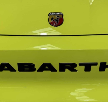 Abarth E-500C 42 kWh Turismo FULL OPTION (2023)