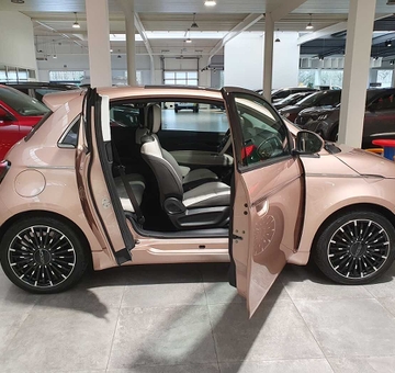 Fiat E-500 3+1 42 kWh La Prima by Bocelli 3+1 -FULL OPTION- (2023)