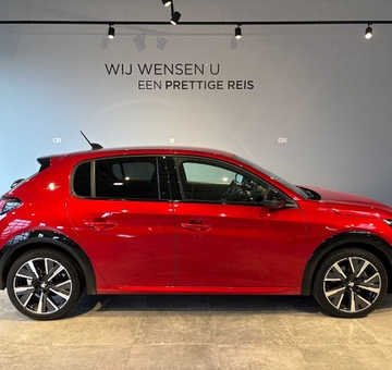 Peugeot 208 1.2i GT PARKSENS+CAM (2023)